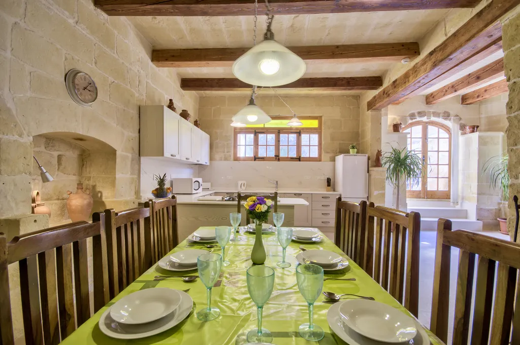 Sala da pranzo - Casa con 4 camere a Gharb