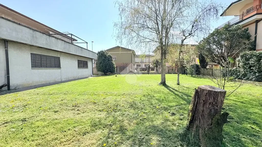 Jardin - Prestigious Villa with Garden in Creazzo