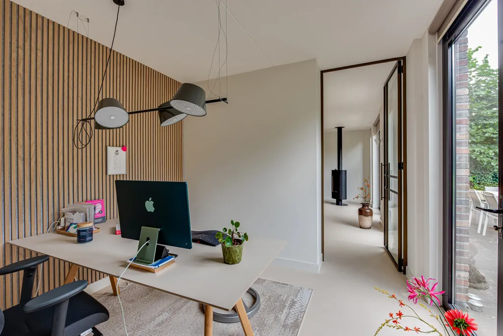 Bureau - Modern Half-Detached House with Garden in Doorn