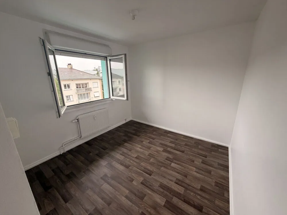 Toad - Apartment with Balcony in Oyonnax