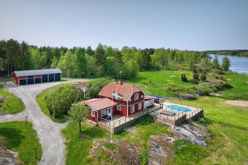 Vue aérienne - Waterfront House with Boat Slip in Gräddö