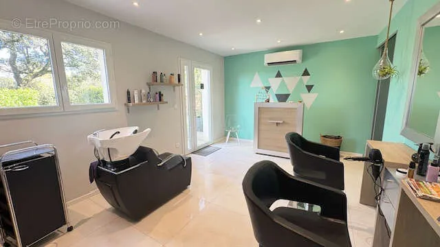Salles de bain - Maison 6 pièces à Dions