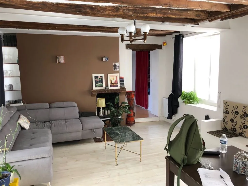 Elutuba - 3-Bedroom Parisian Flat in 10th Arrondissement