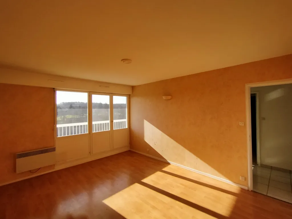 Elutuba - Apartment with Panoramic View in Francheville