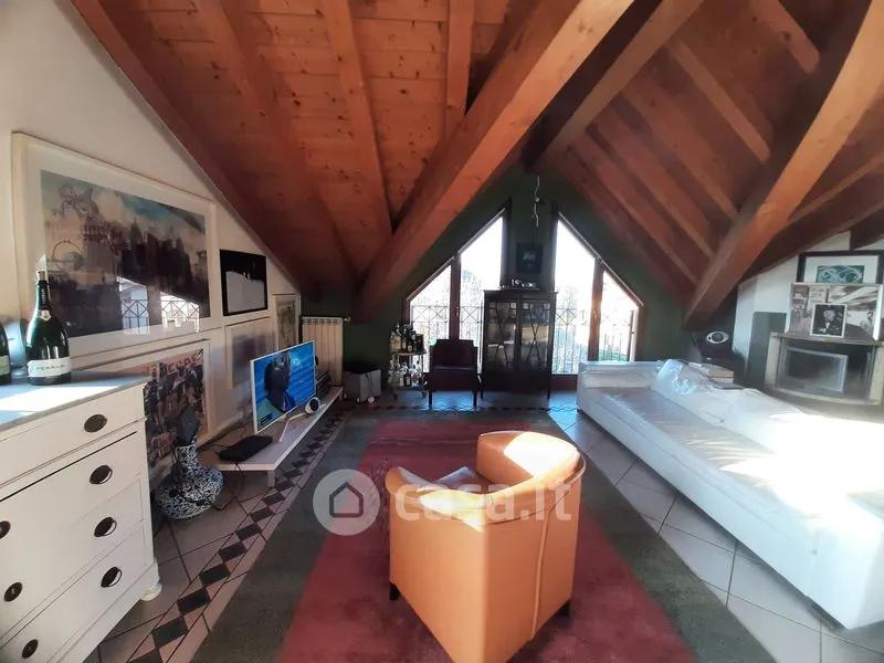 Rooms - Penthouse with Balcony in Treviglio