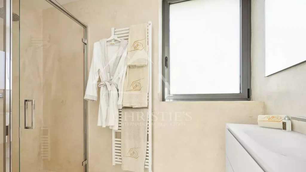 Salles de bain - Villa Moderne avec Vue Mer près de Monaco