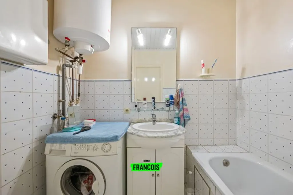 Vannitoad - One-Bedroom Apartment with Large Terrace in Mariakerke