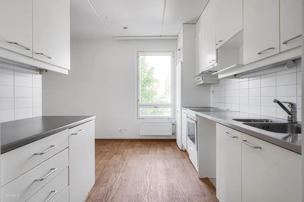 Cuisine - Apartment with Glazed Balcony in Konala