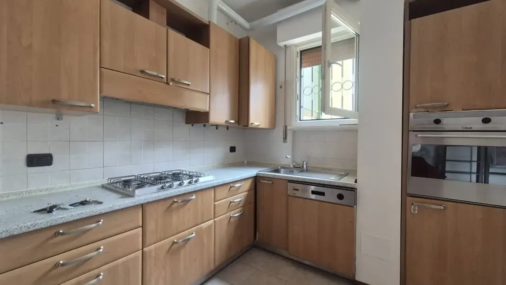 Köök - Trilocale with Balcony in Cesano Boscone