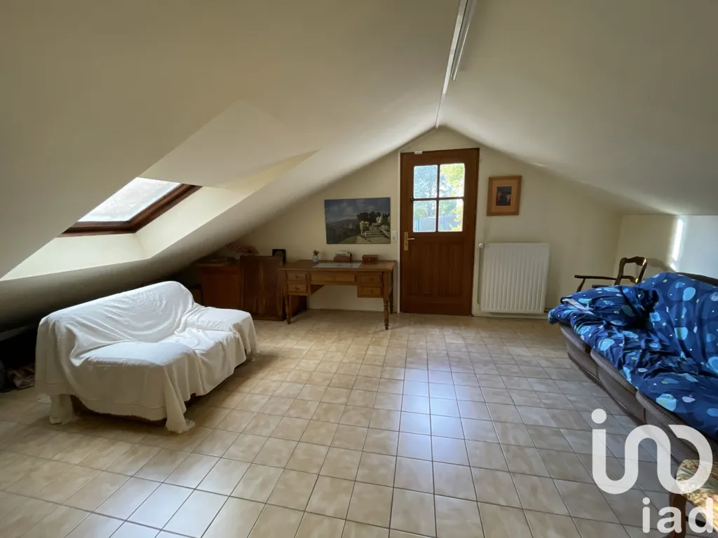 Toad - House with Commercial Space in Berchères-sur-Vesgre