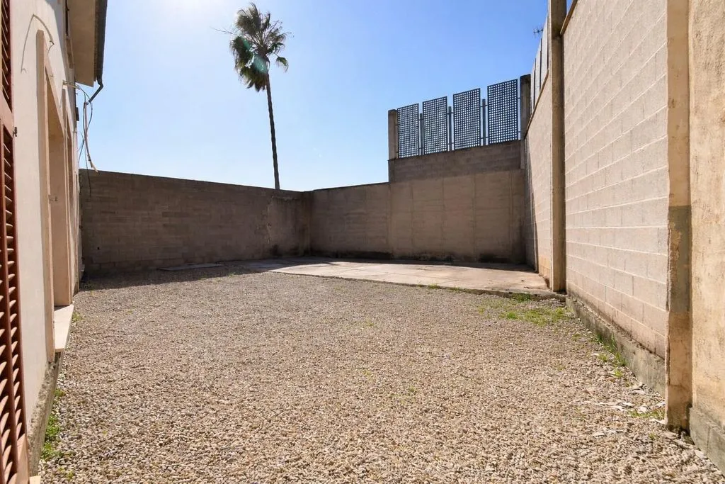 Jardin - Newly Built Townhouse with Parking in Caimari
