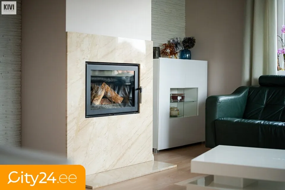 Soggiorno - Apartment with Private Garden in Dreiliņi, Riga