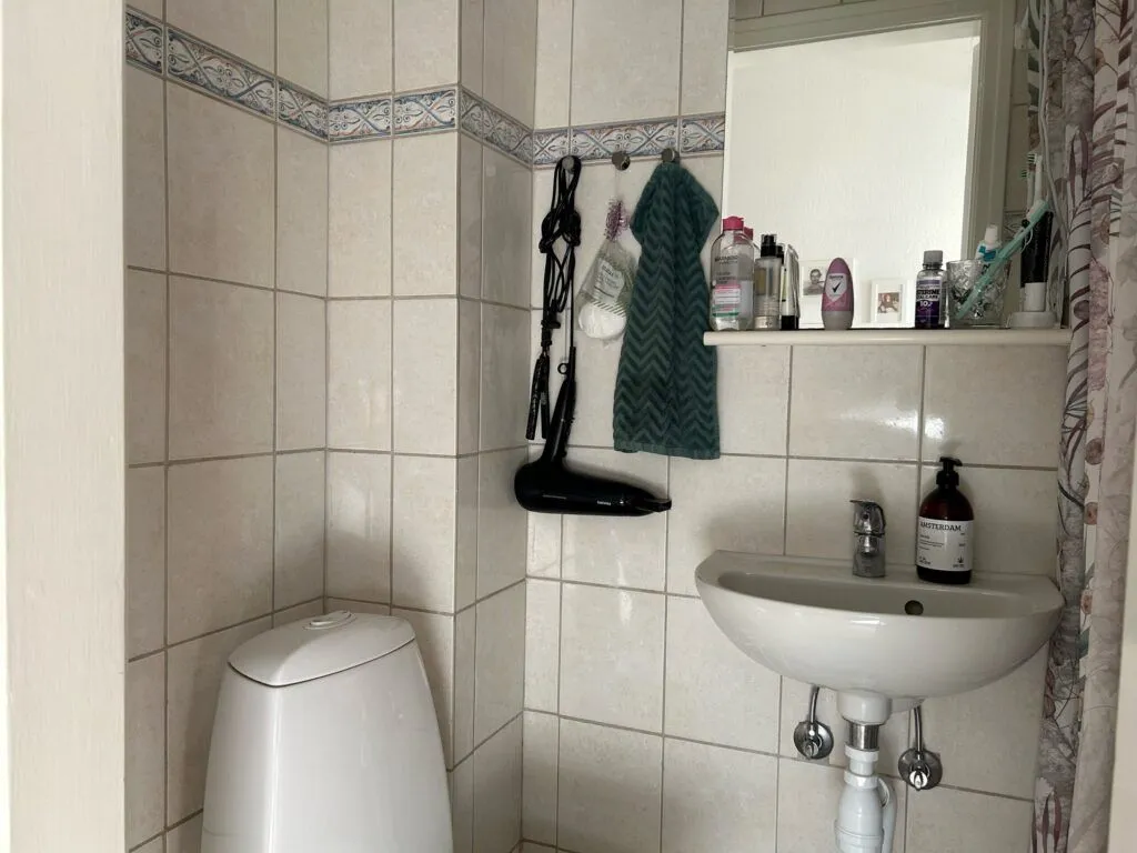 Salles de bain - 2-Bedroom Flat with Garden in Øgaden