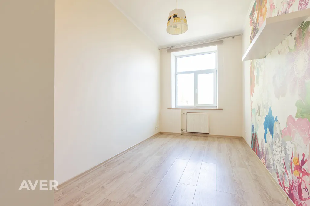 Pièces - 3-Bedroom Flat with Central Location in Riga