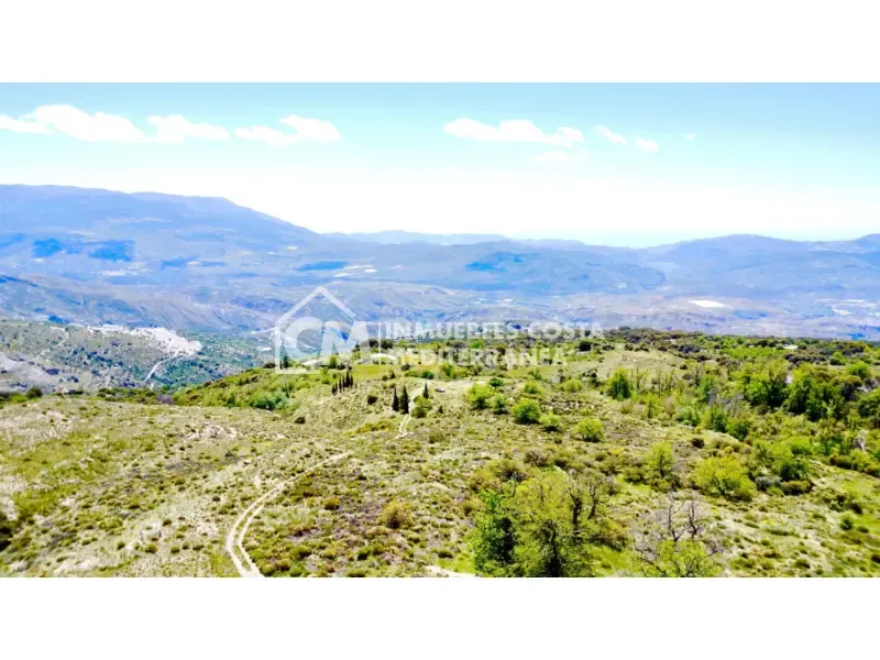 Rustic Finca with Water Source in Sierra de Júbar