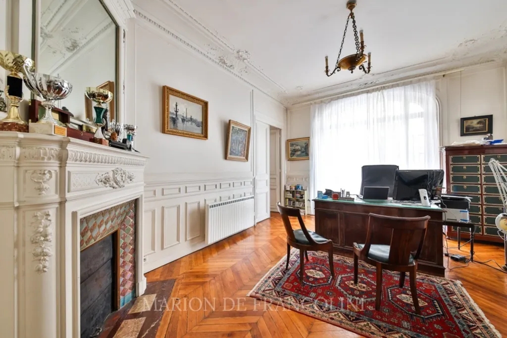 Office - Haussmannian Apartment with Parking in Ternes