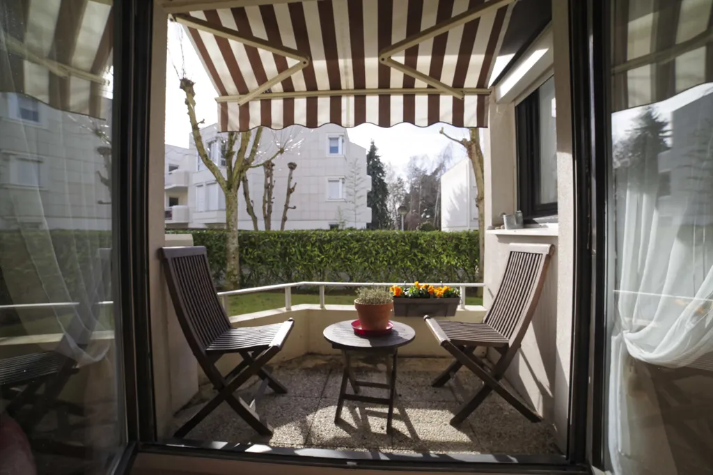 Terrasse - Appartement 3 Pièces avec Services à Le Chesnay