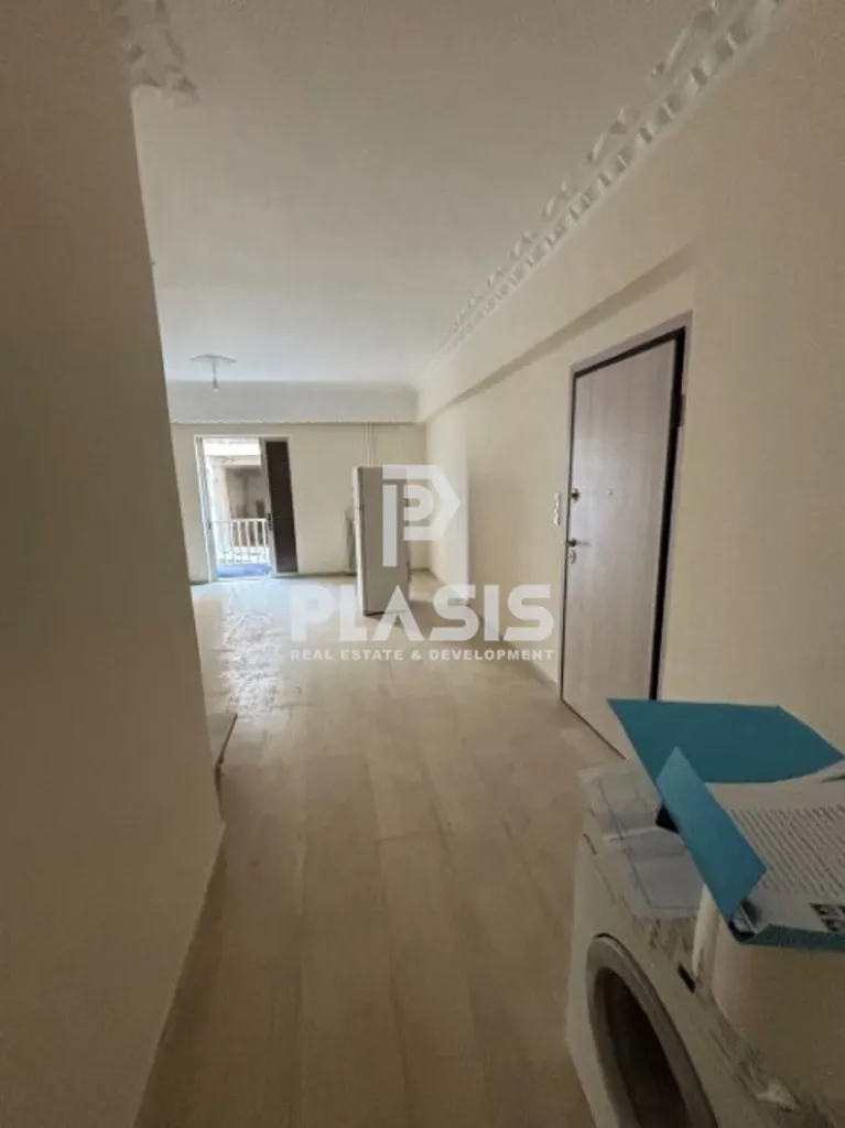 Entrée - Ground Floor Apartment with Balcony in Kerasini