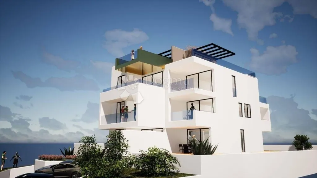 Two-Bedroom Apartment with Garden in Upper District
