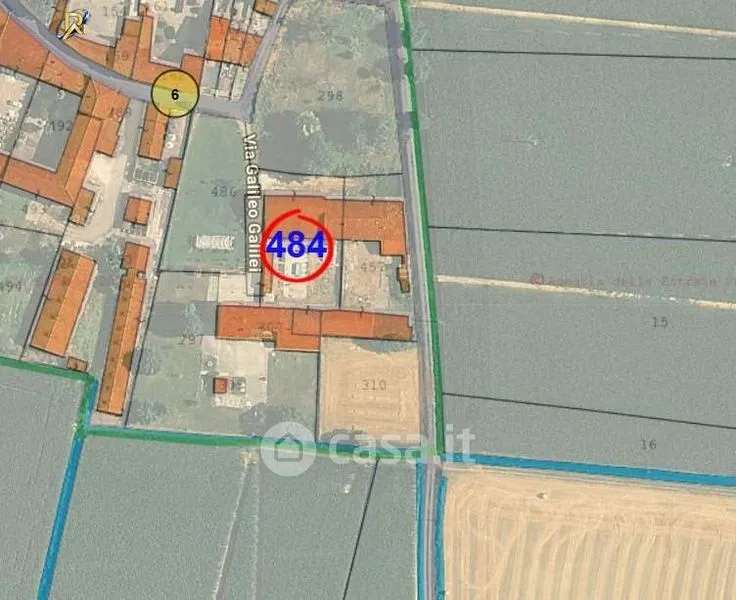 Two-Level Apartment in Ex-Rural Compound, Casalmaggiore