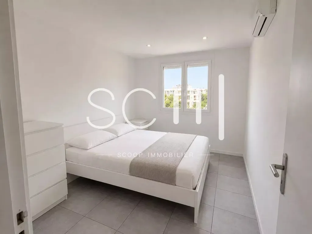 Chambres - Appartement avec Vue Mer au Dernier Étage à Cannes
