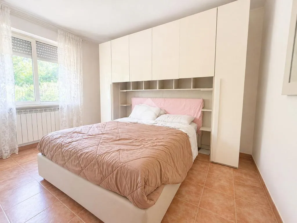 Chambres - Ground Floor Apartment with Terrace in Orte