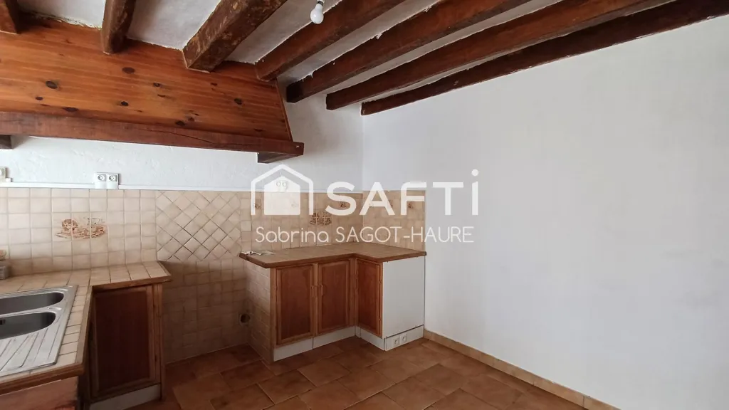 Köök - Charming Stone House with Garden in Buzançais