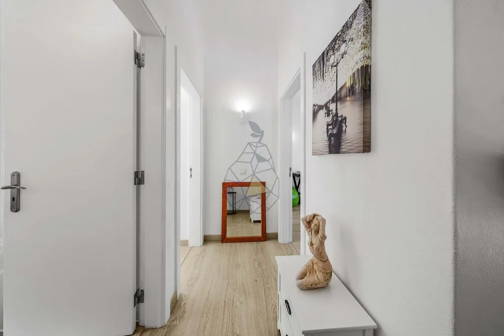 Hallway - 2-Bedroom Villa with Private Garden in Albufeira