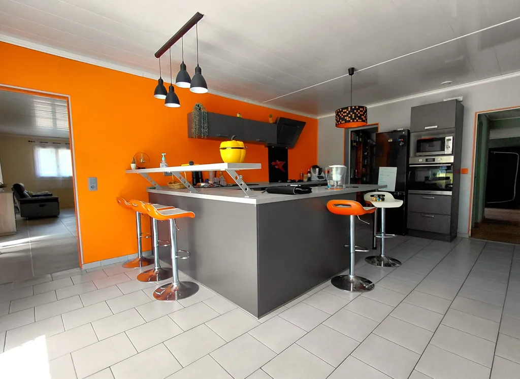 Cuisine - Bungalow avec jardin paysagé à Les Lèches