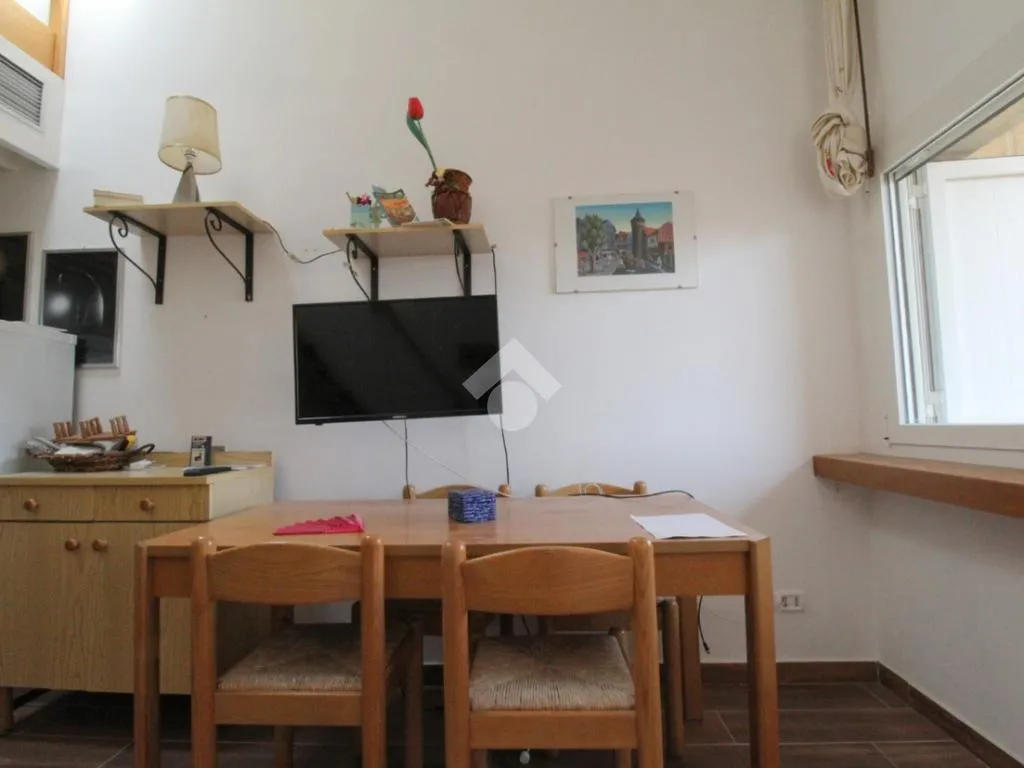 Sala da pranzo - Fully Rented Trilocale with Balcony in Capo Piccolo