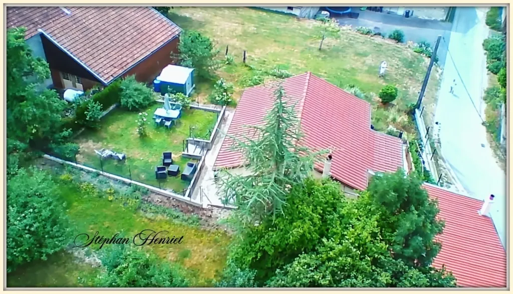 Vista aerea - Two-Unit House with Income Potential in Ardennes