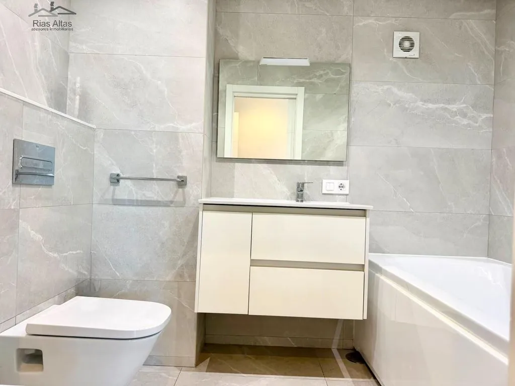 Bagni - Modernised Apartment with Sea View on Avenida del Ejército