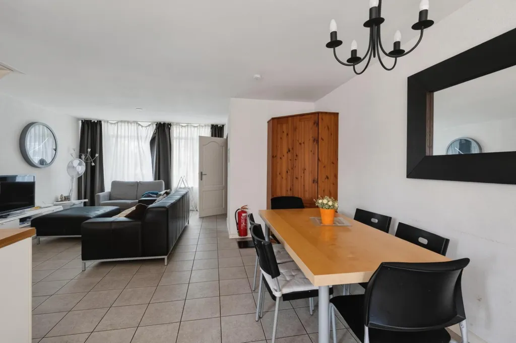 Salle à manger - Three-Storey House with Garden in Waddinxveen