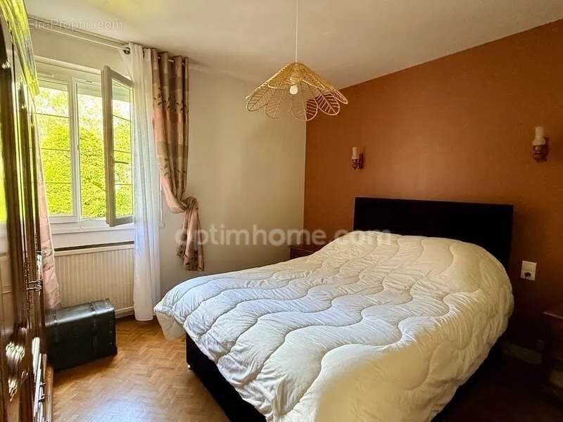 Magamistoad - House with Full Basement and Garden in Nangis