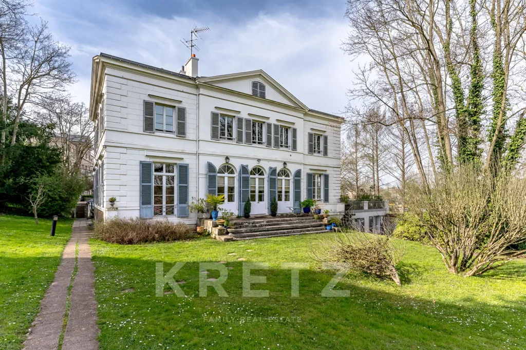 Välivaade - Historic Apartment with Park View in Bougival