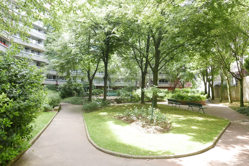 Aed - Studio with Balcony in Paris 75015