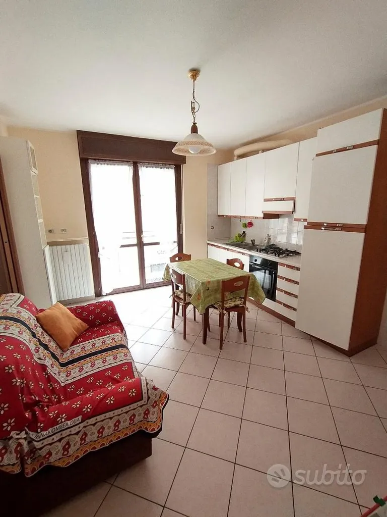 Söögituba - Single Room for Student in San Paolo