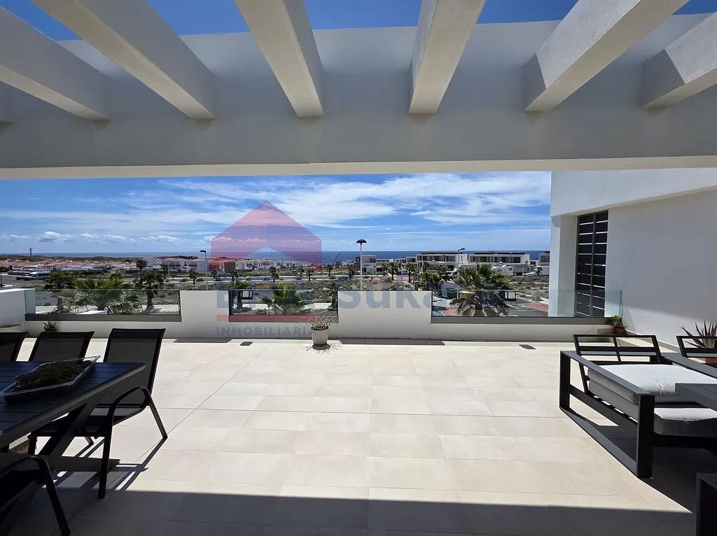 Terrasse - Penthouse with Sea View in Avenida Resistiré