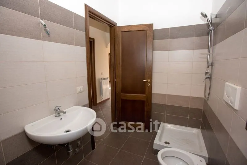 Salles de bain - New Villa with Garden in Forano