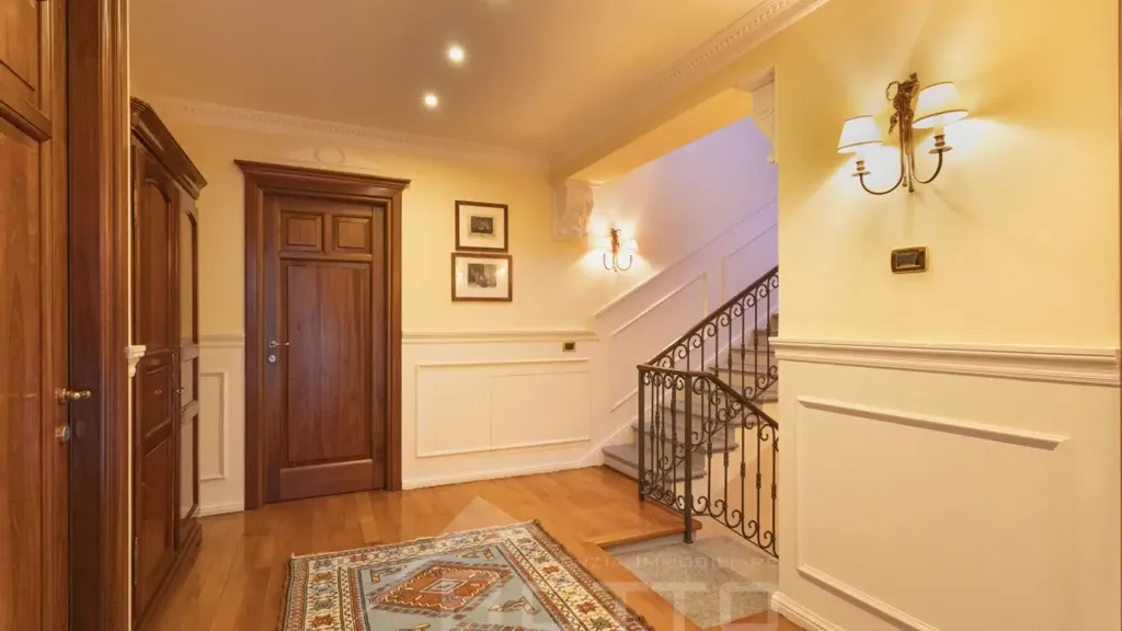 Entrée - Historic Villa with Central Location in Grignasco