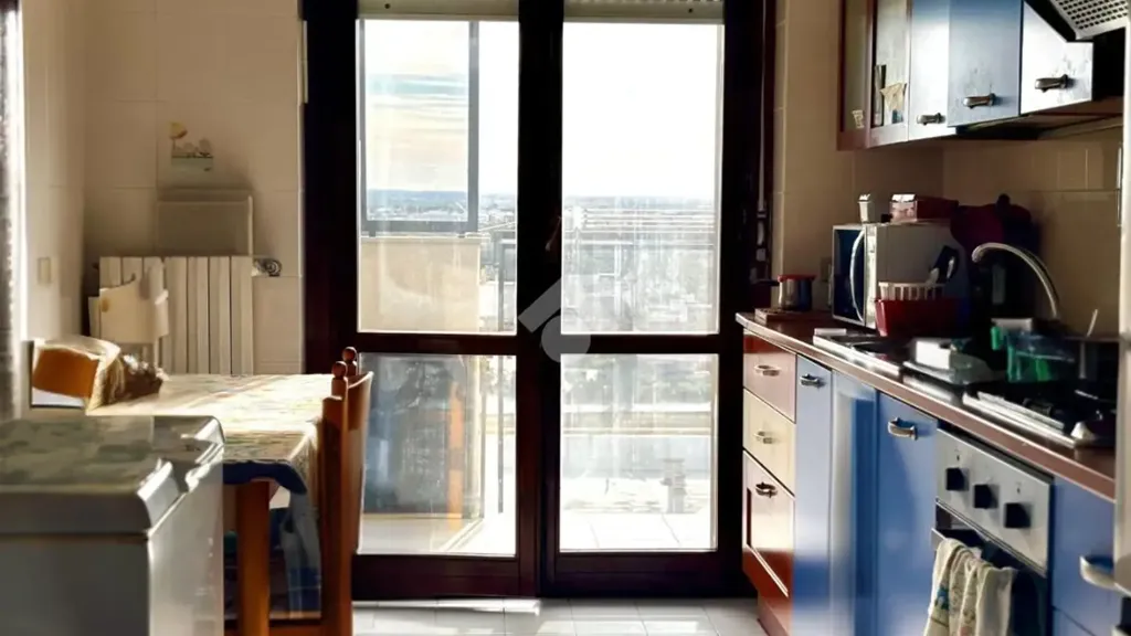 Cuisine - Top-Floor Apartment with Balcony in Loseto
