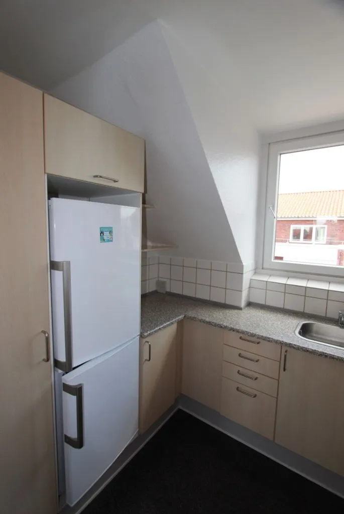 Kitchen - Bright Apartment with Balcony in Willemoesgade