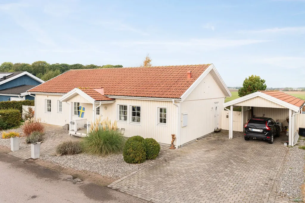 Välivaade - 1-Storey Villa with Pool in Mjöhult