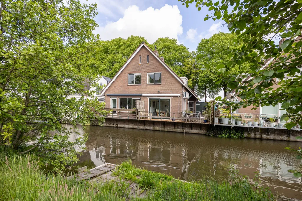 Exterior - Waterfront House with Terrace in ’s-Graveland