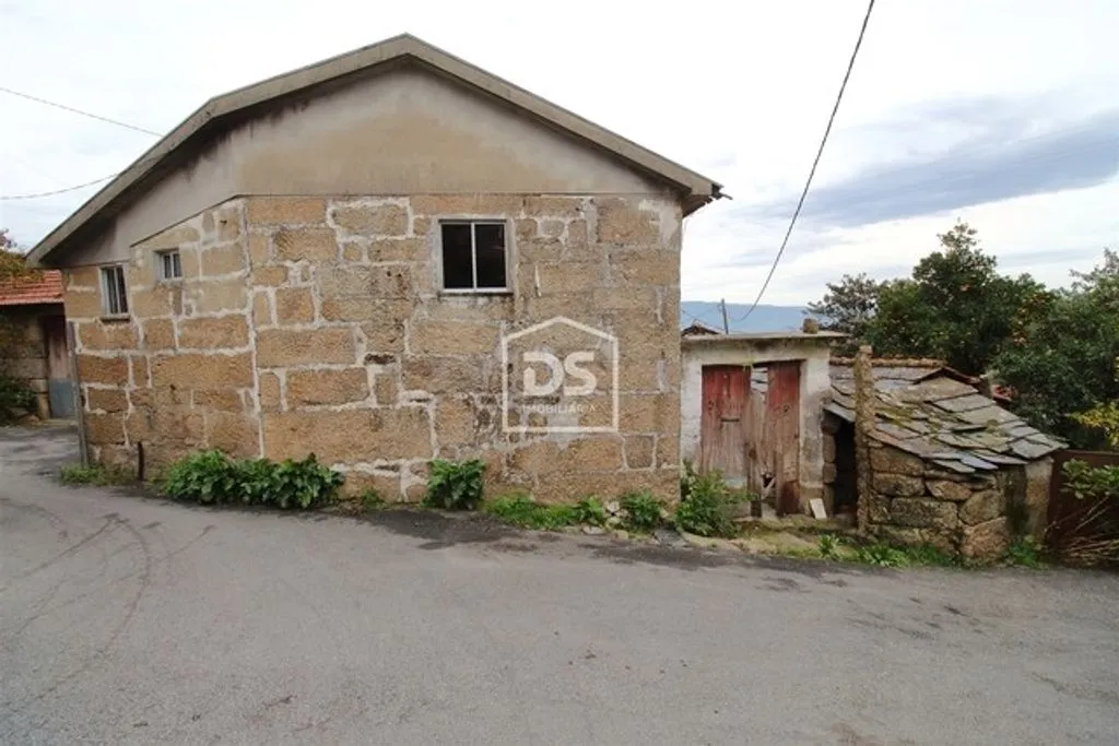 Luxury Villa with Solar Panels in Penafiel