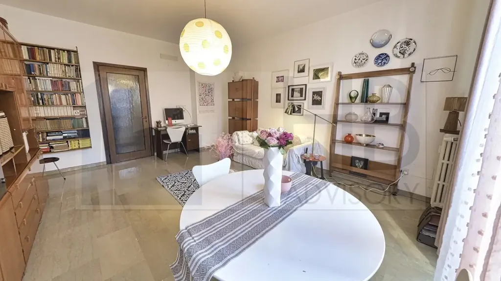 Salle à manger - Spacious Trilocale with Balcony in Milan