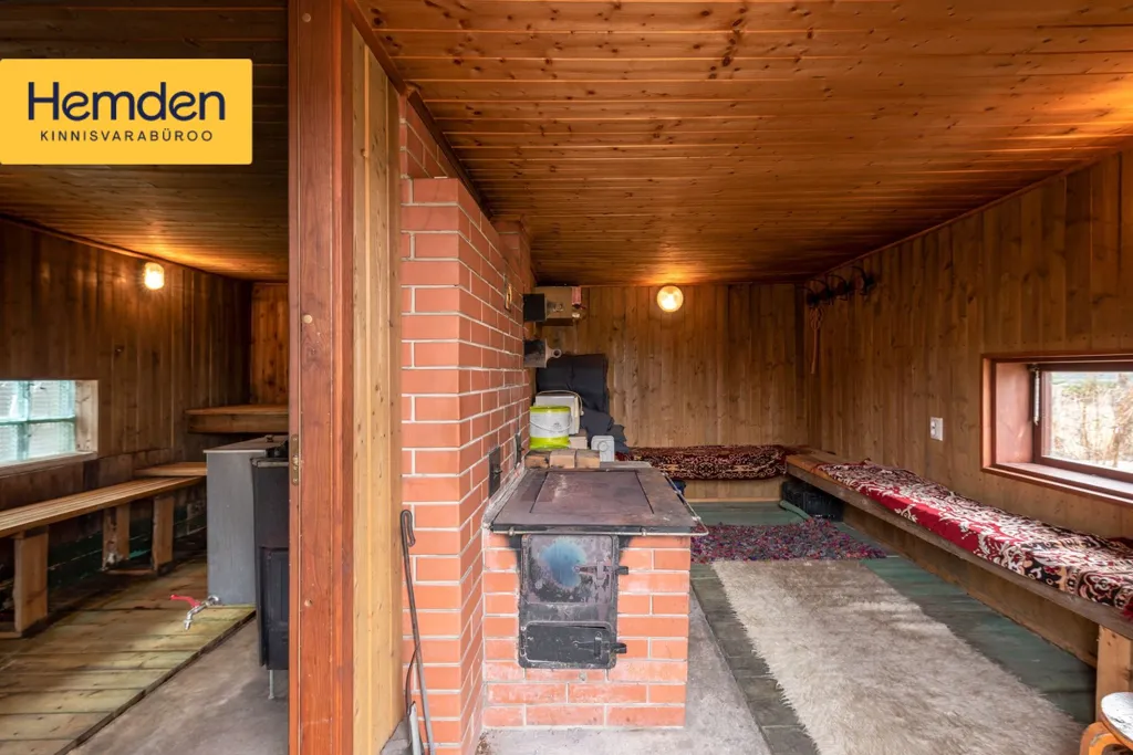 Garage - Renovated House with Lake View in Kasepää