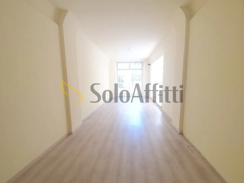 Ingresso - Commercial Unit with Two Windows in Rosignano Marittimo