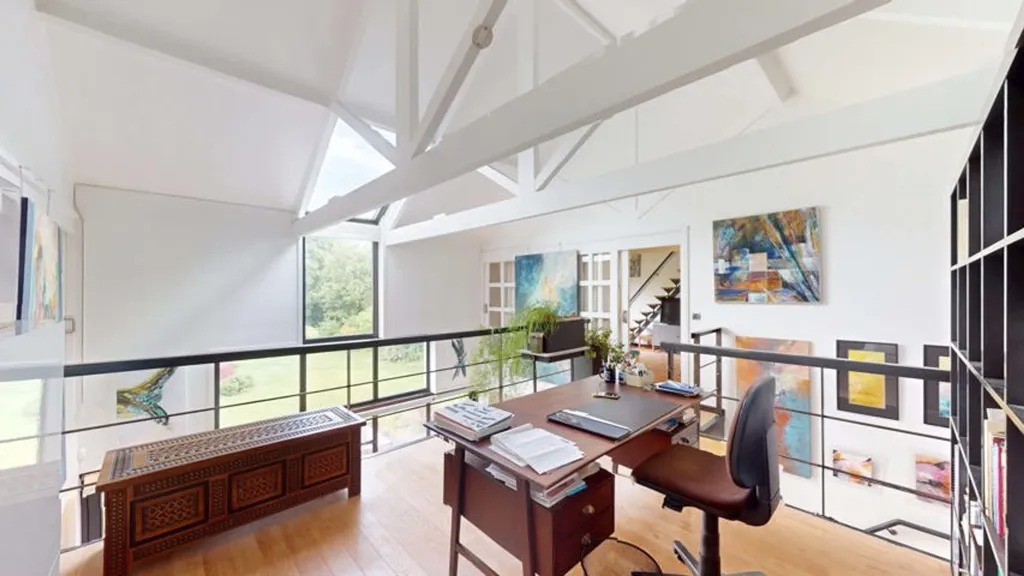 Office - Renovated Villa with Pool near Lasne Centre