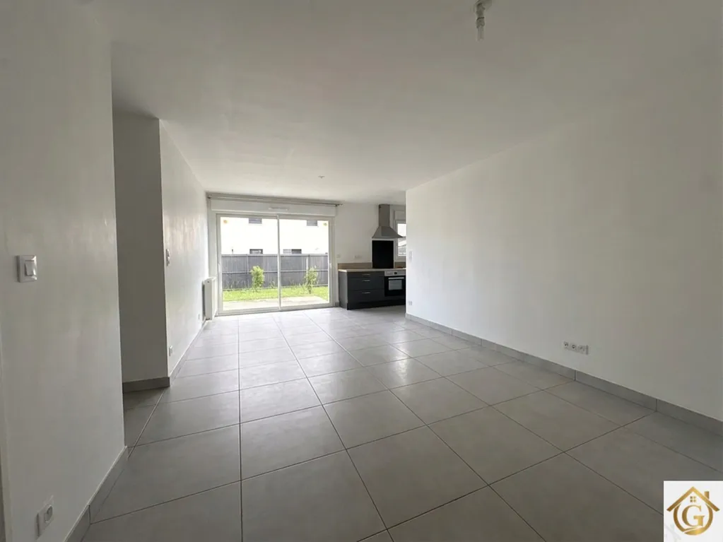 Elutuba - Contemporary Flat in Saint-Saturnin with Garden